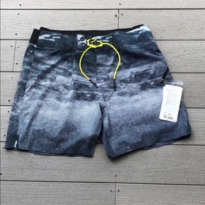 NWT Lululemon El Current 9” board shorts
